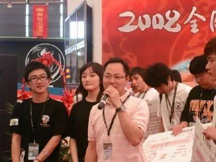 娱乐圈吃瓜背景图女男生