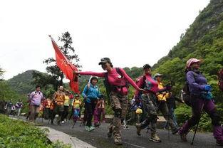 娱乐吃瓜酱徒步