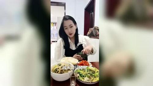 娱乐吃瓜酱测酒量视频